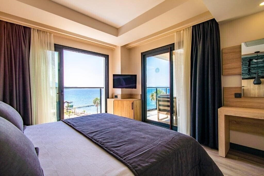 Фото Maia Luxury Beach Hotel & SPA 5*