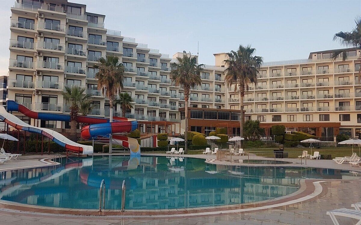 Отель Royal Palace Kusadasi 4*