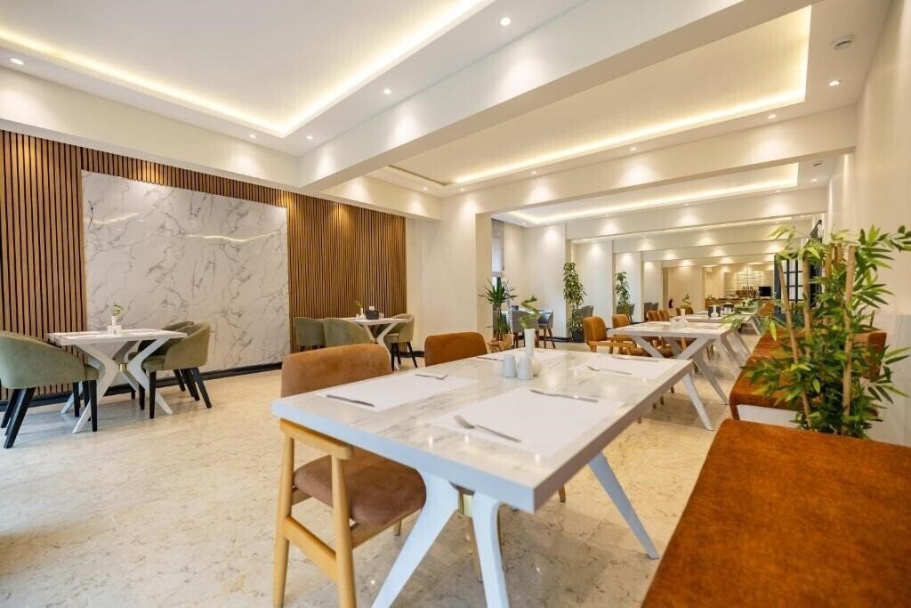 Зображення Rest & More by Dedeman (ex. Queen Marin Hotel, Grand Hotel Kurdoglu) 4*