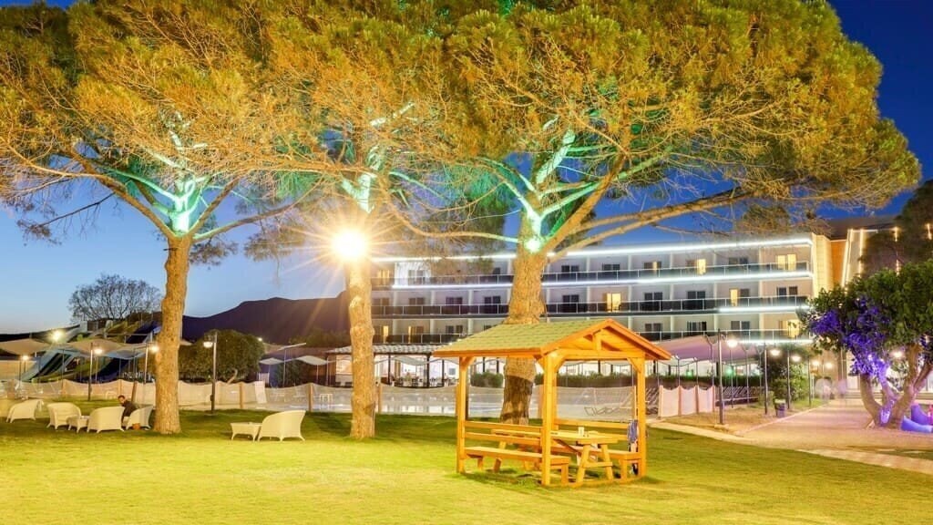 Фото Royal Beach Club Hotel (ex. Grand Sahin's Gumuldur, Gumuldur Resort Hotel) 4*