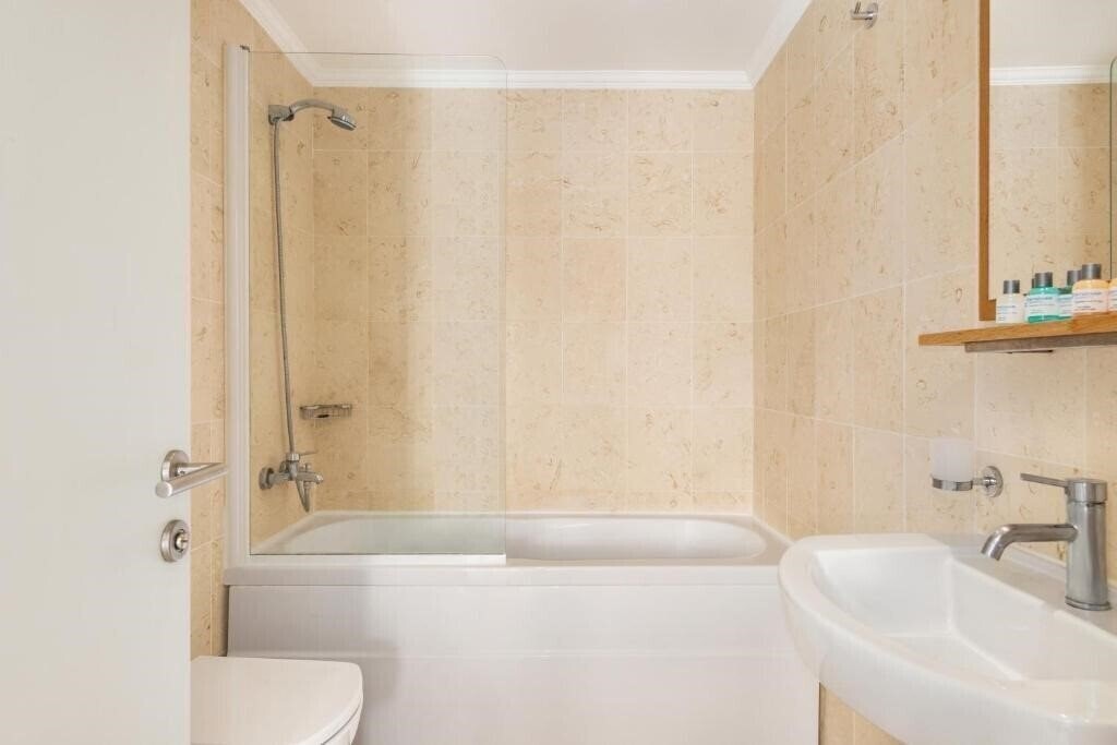 Фотографія Unique Residence Hotel Golf & SPA (ex. Wyndham Residence Kusadasi Golf & SPA) 5*