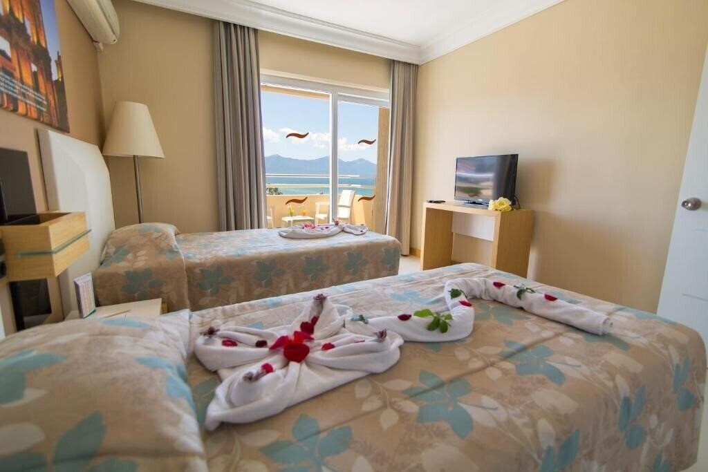 Фото Ephesia Hotel 4*