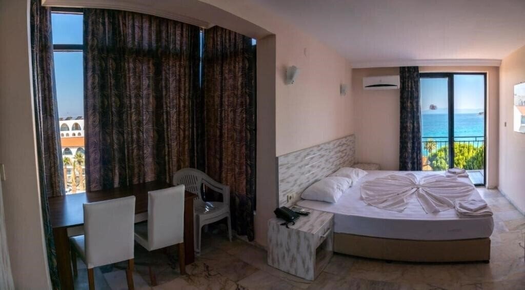 Фото Melike Hotel 2*