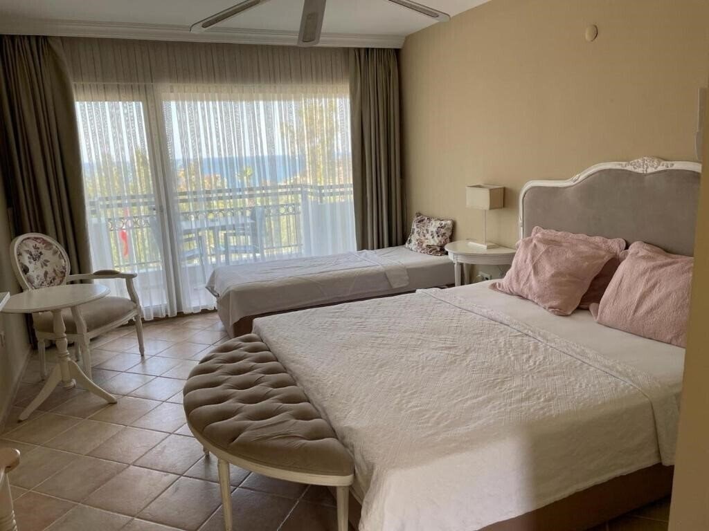 Зображення Carina 3*