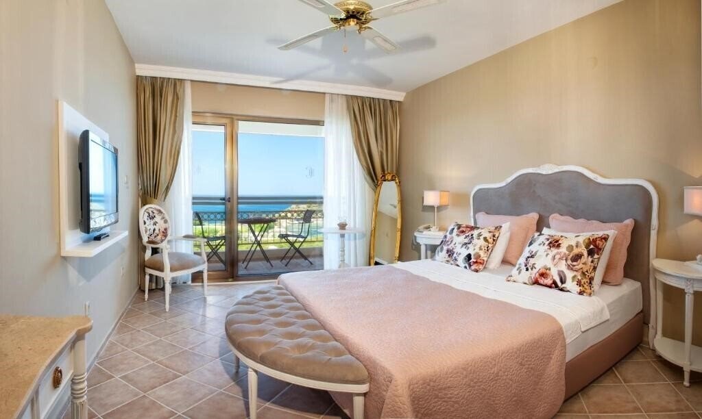 Готель Carina 3*