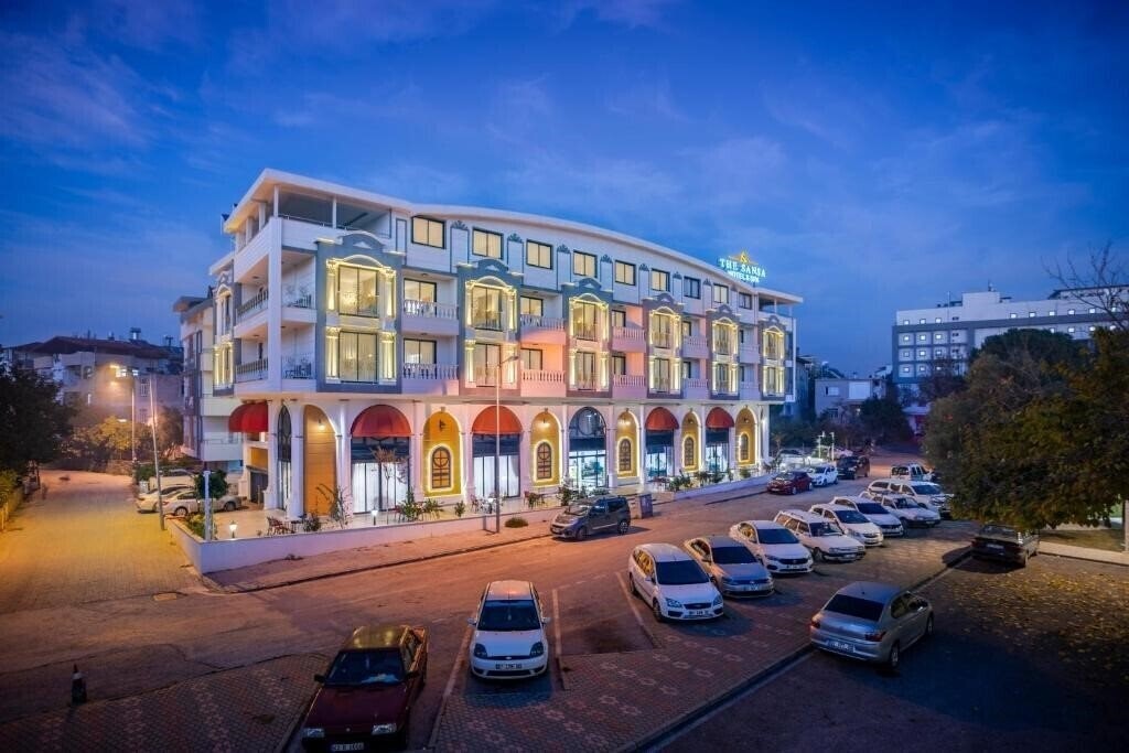 Готель The Sansa Hotel 4*