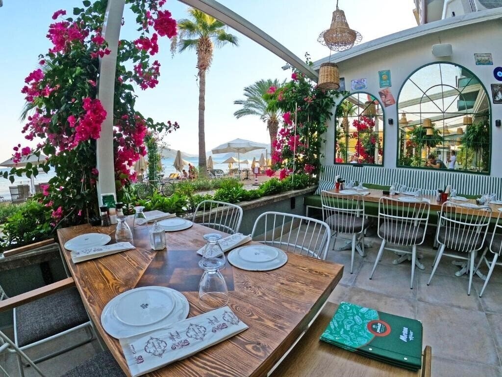 Зображення Yeshill Boutique Hotel & Beach 3*