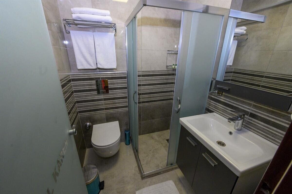 Фотографія Karen Hotel 3*