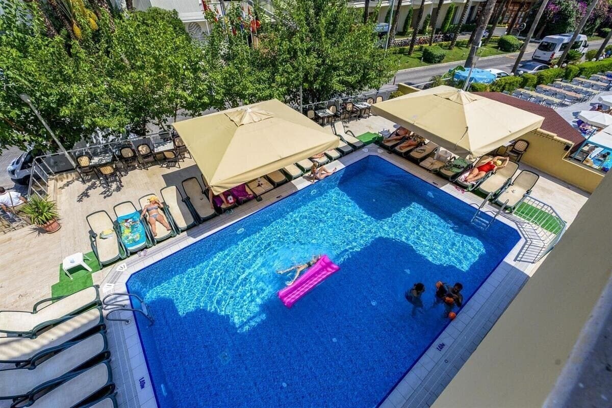 Картинка Karen Hotel 3*