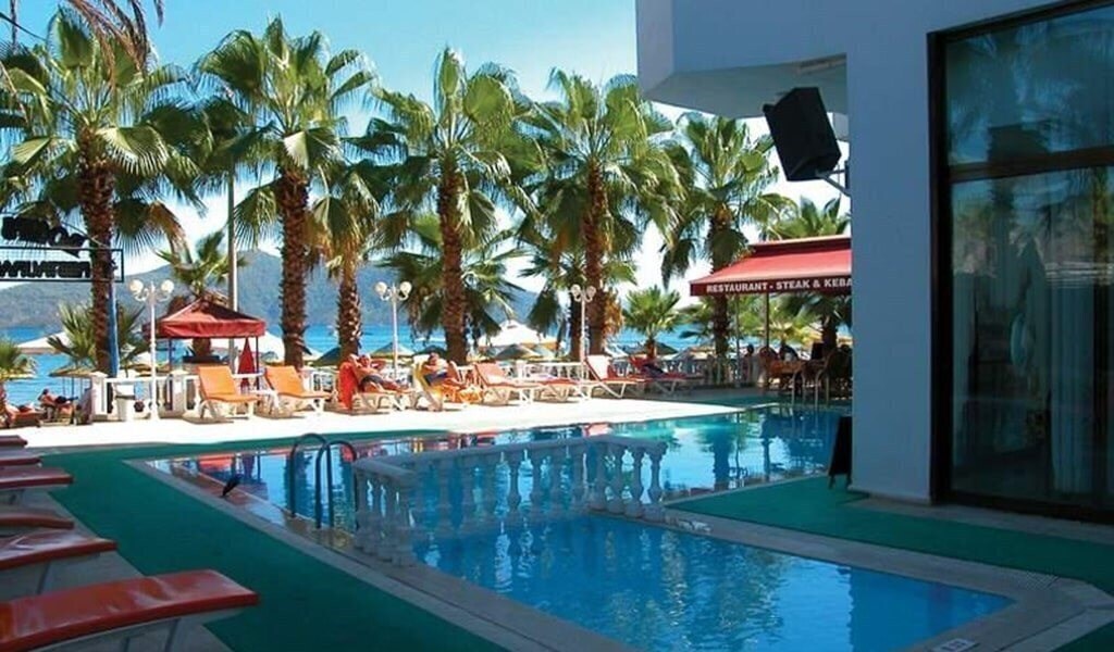 Отель Hotel Palm Beach 3*
