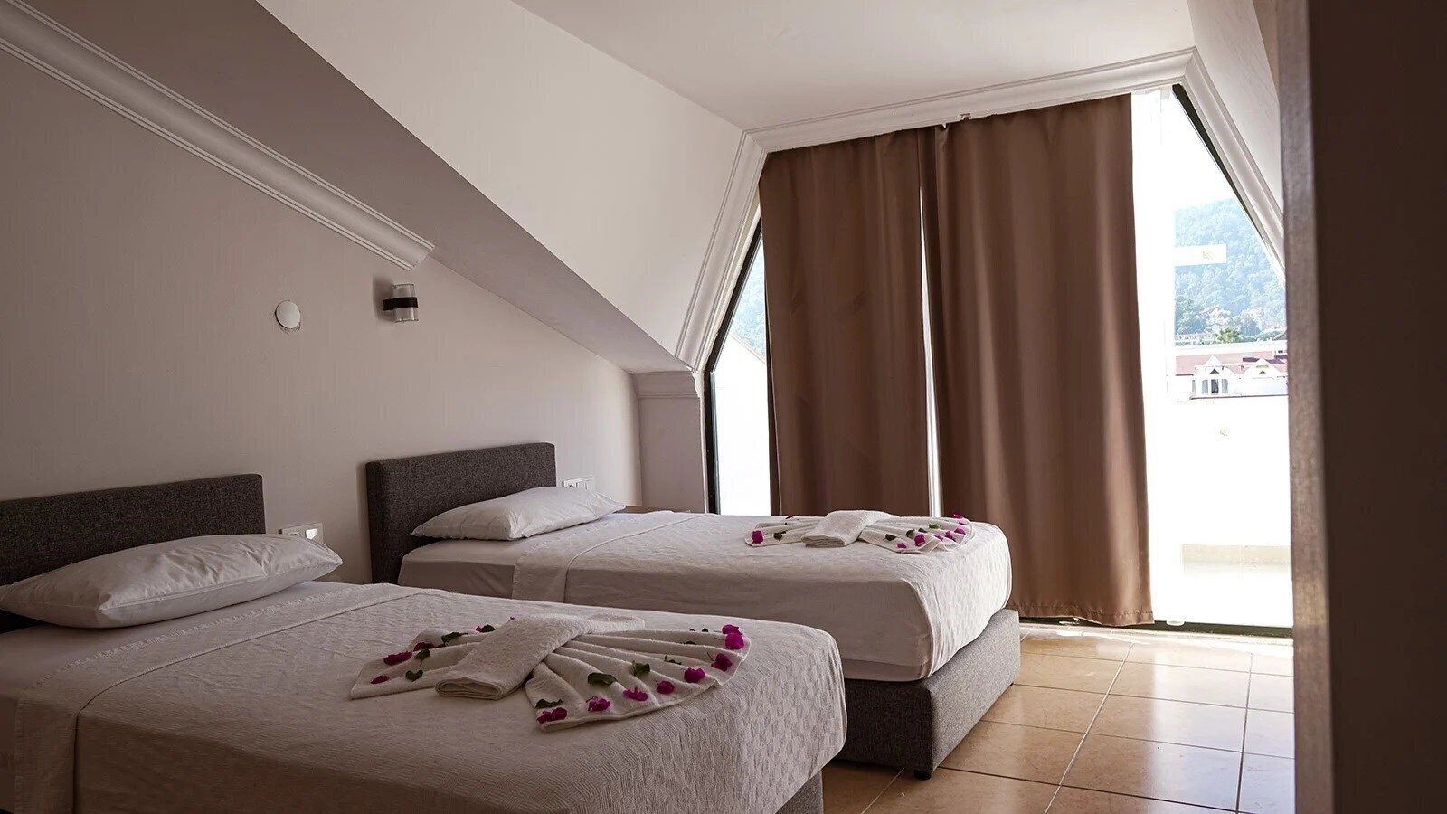 Фото Seven Brothers Otel Marmaris 4*