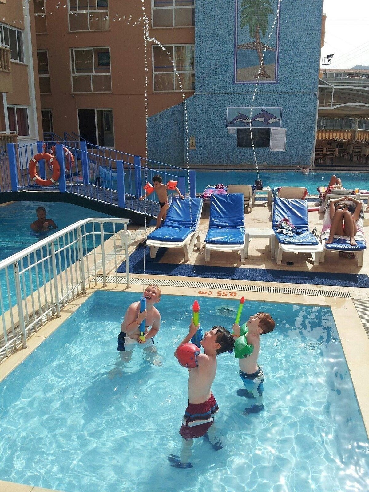 Фотографія Long Beach Family Suite 3*