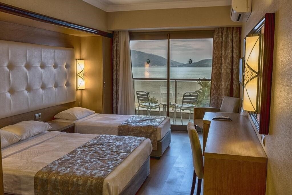 Фото Pasa Beach Hotel 4*