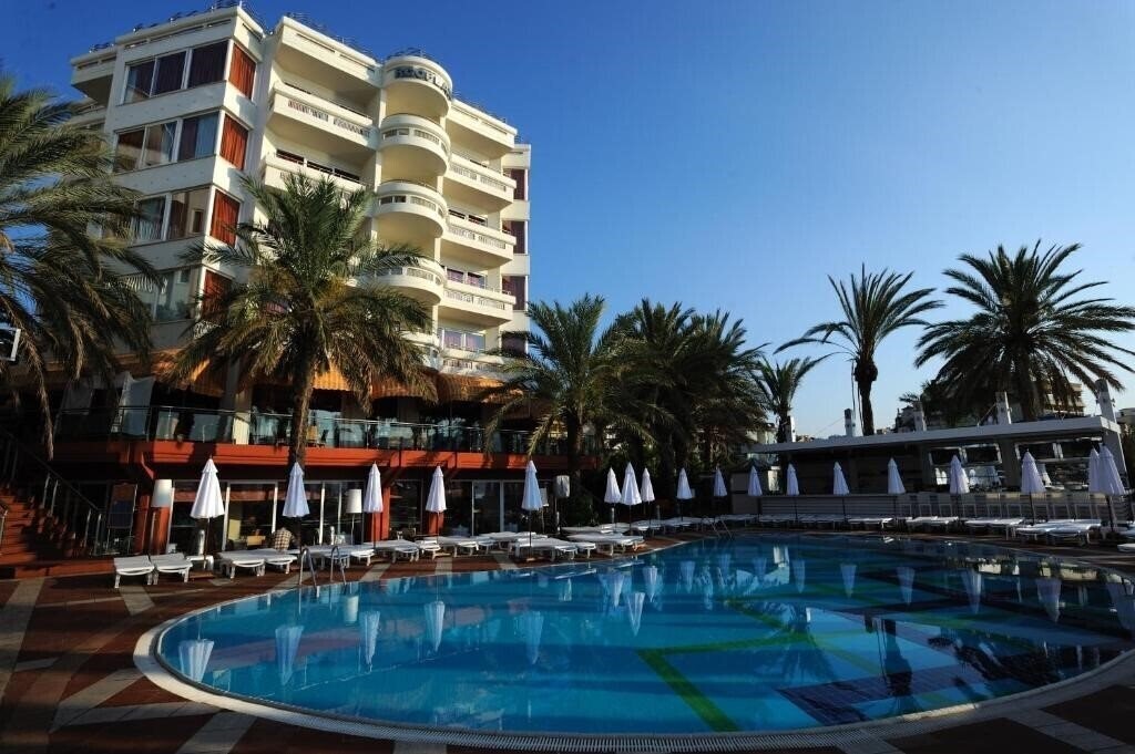 Готель Elegance Hotels International 5*