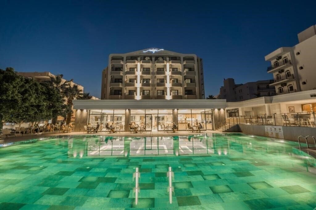Отель Premier Nergis Beach Hotel 4*