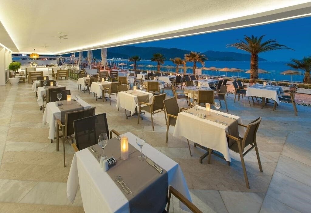 Зображення The Beachfront Hotel 4*