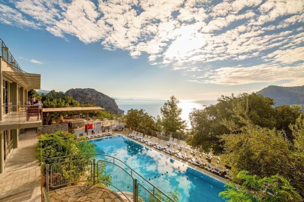 Готель Loryma Resort Hotel 4*