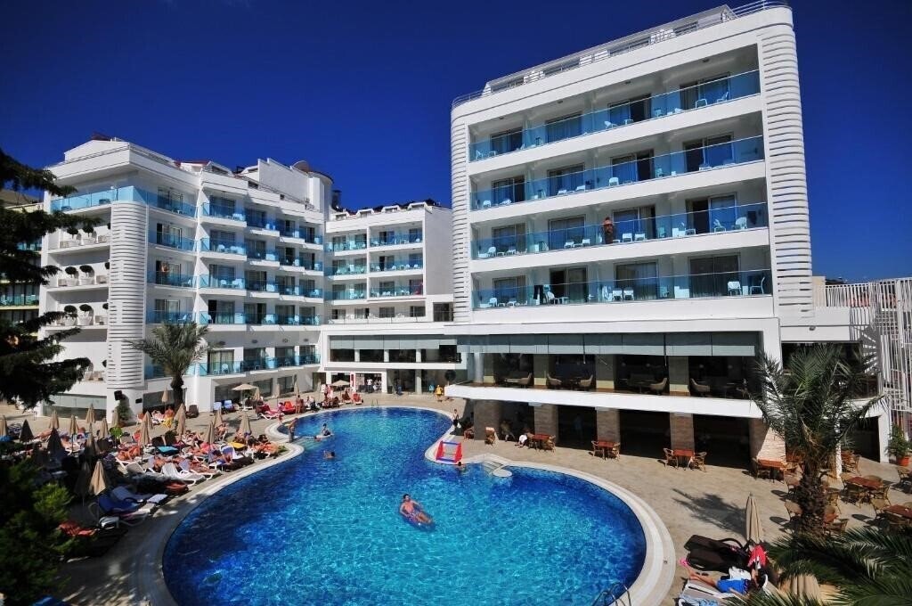 Отель Blue Bay Platinum 5*
