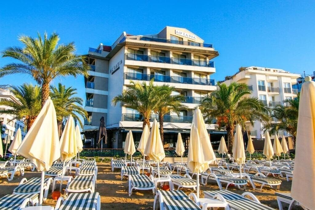 Отель Aurasia Beach Hotel 3*