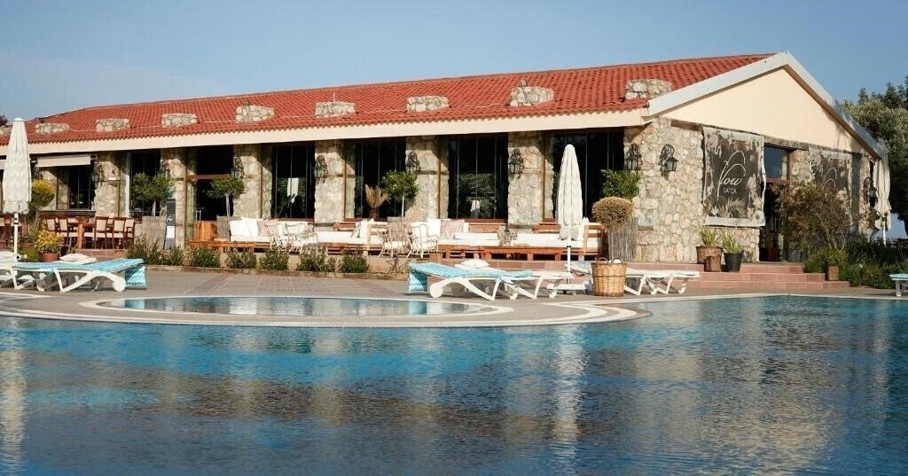 Отель Flow Datca Surf & Beach Hotel 4*