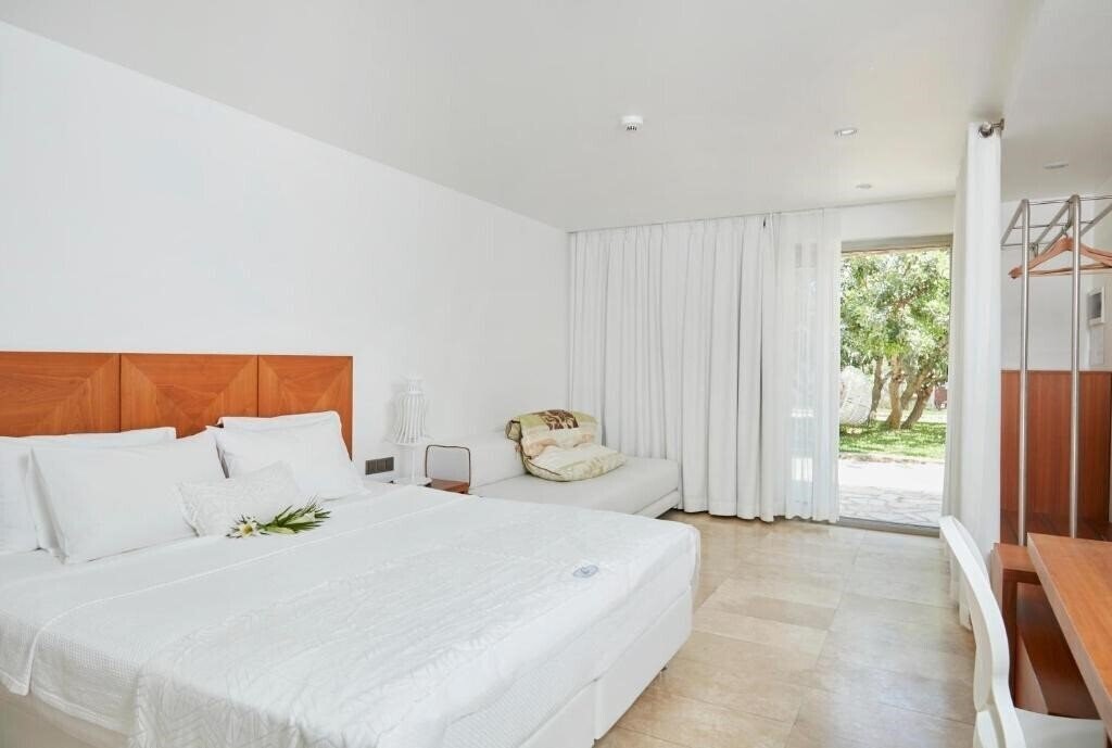 Фото Flow Datca Surf & Beach Hotel 4*