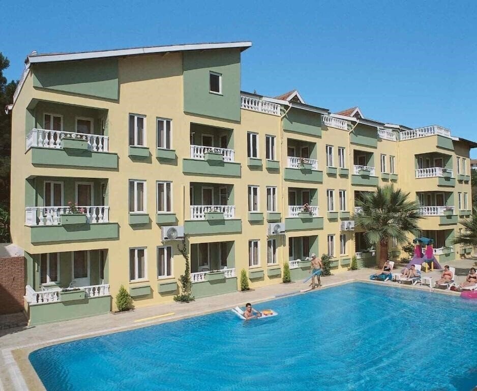Отель Club Sunset Apart 3*
