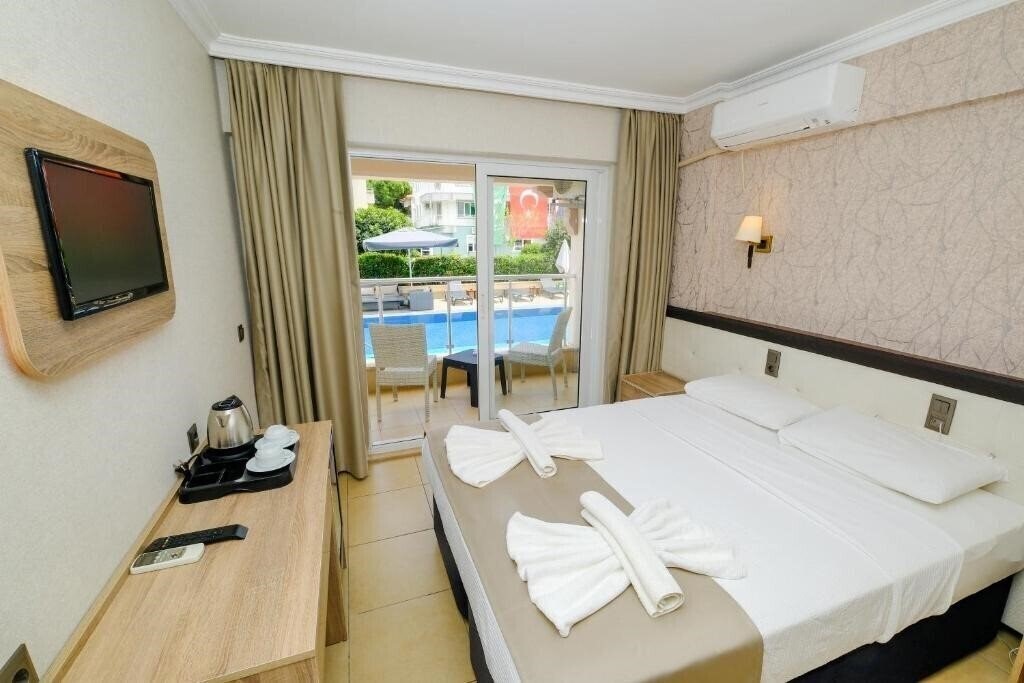 Фото Moni Hotel 2*