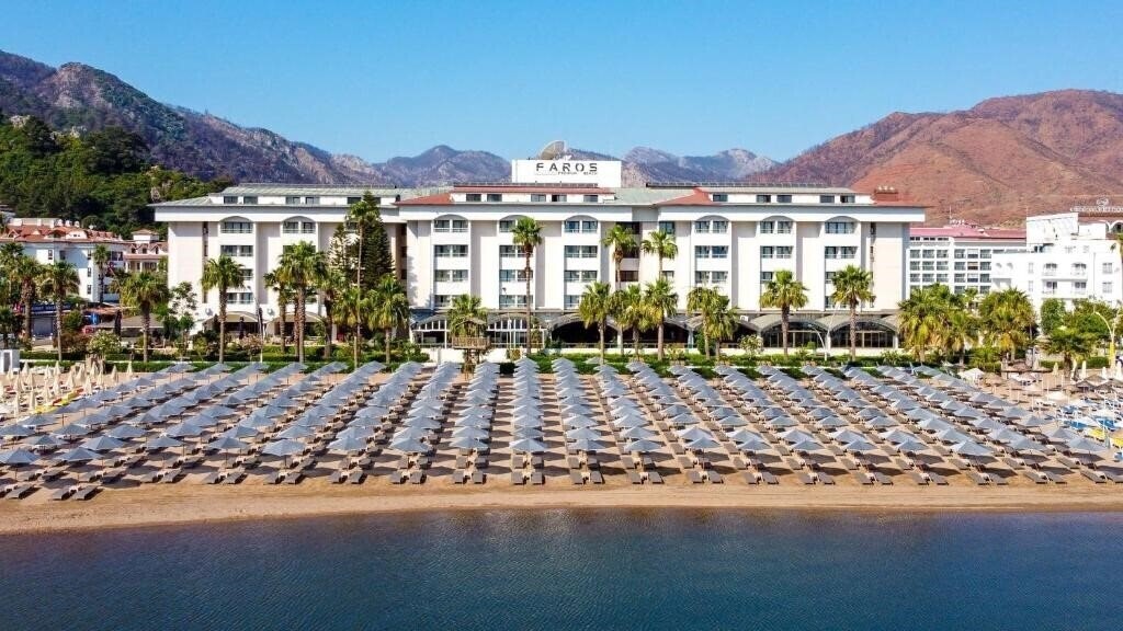 Готель Faros Premium Beach 5*