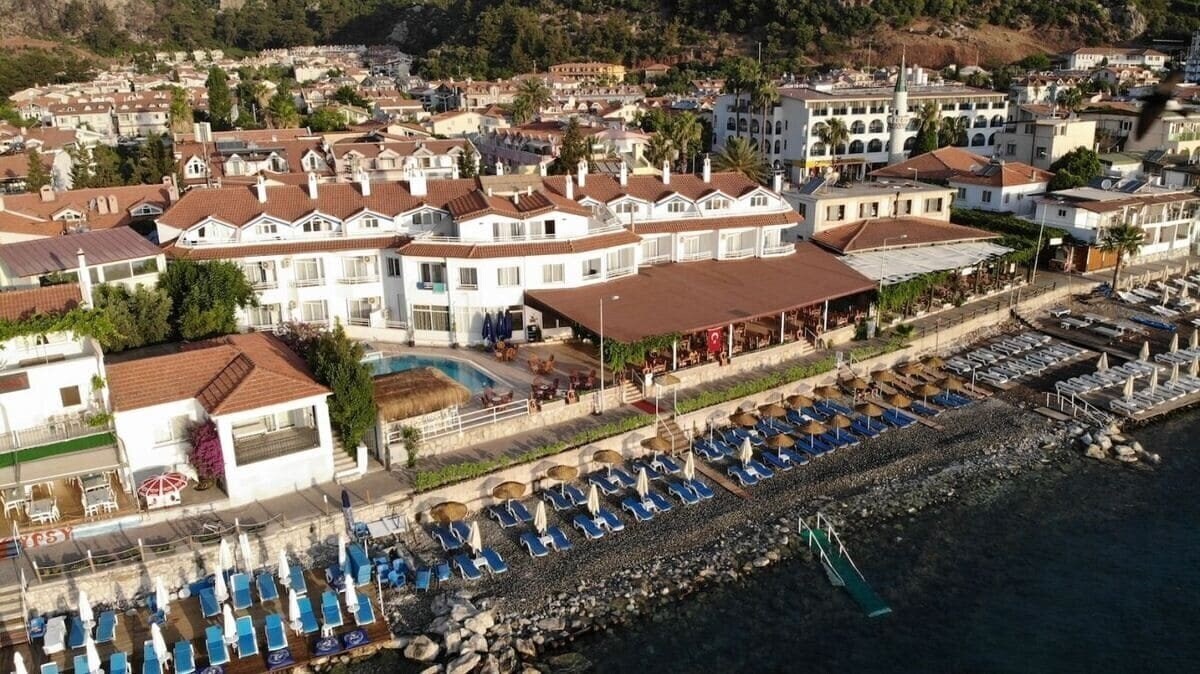 Готель Zeybek Beach Hotel 3*