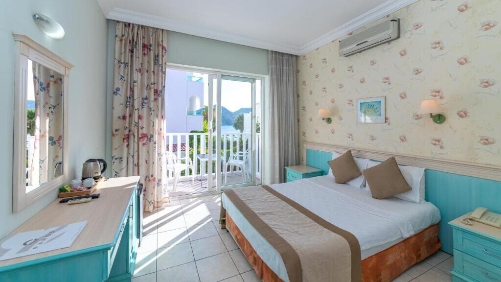 Фотография Contess By Faros 3*