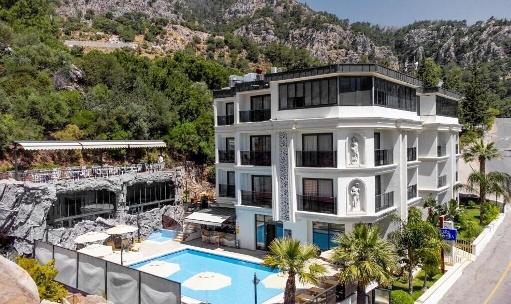 Готель Amossia Elite Hotel 3*