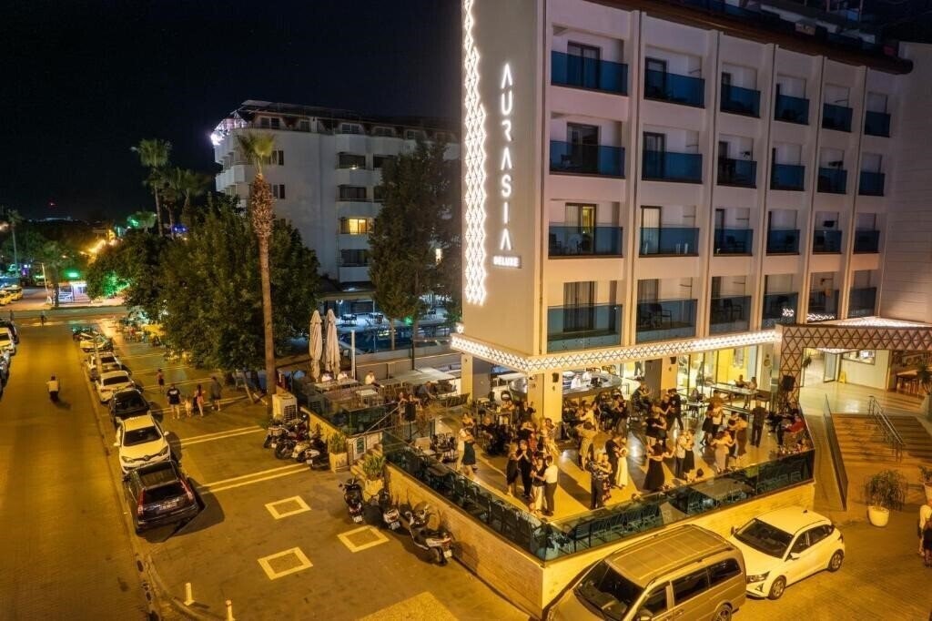 Фото Aurasia Deluxe Hotel 3*