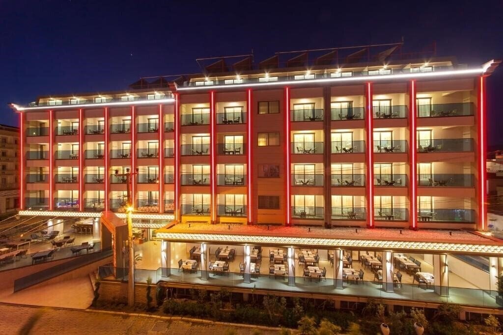 Отель Aurasia Deluxe Hotel 3*