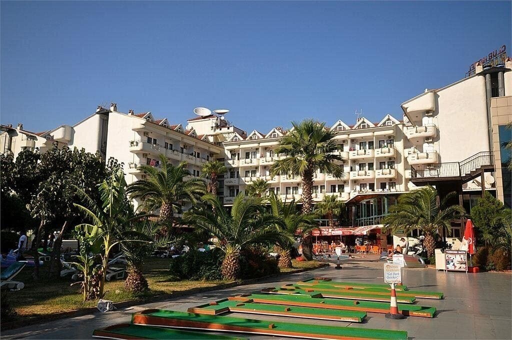 Pineta Club Hotel 4*