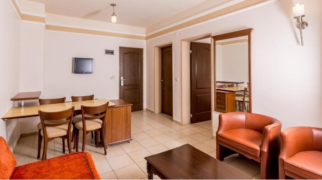 Фото Julian Forest Suites 4*