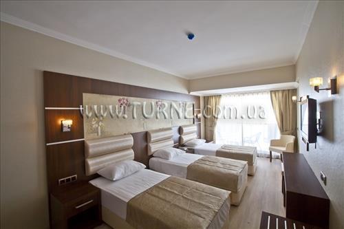 Готель Malibu Beach Hotel 3*