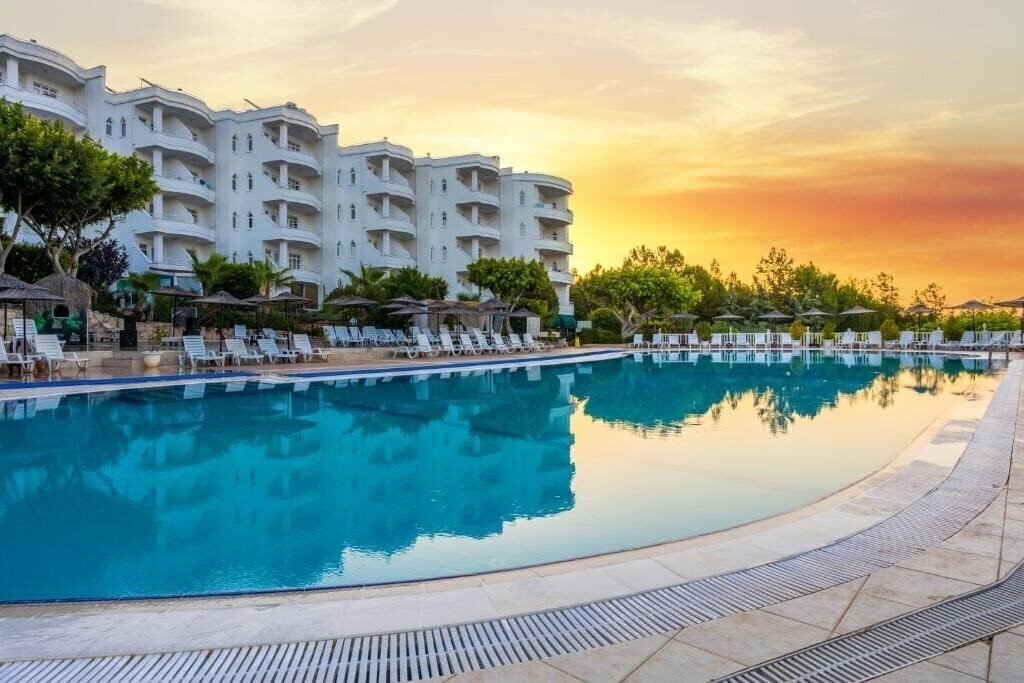 Готель Olbios Marina Resort Hotel 3*