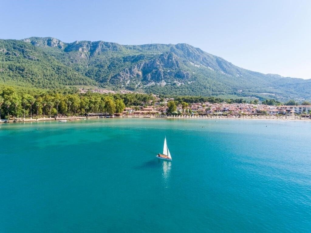 Отель Yucelen Hotel Akyaka 4*