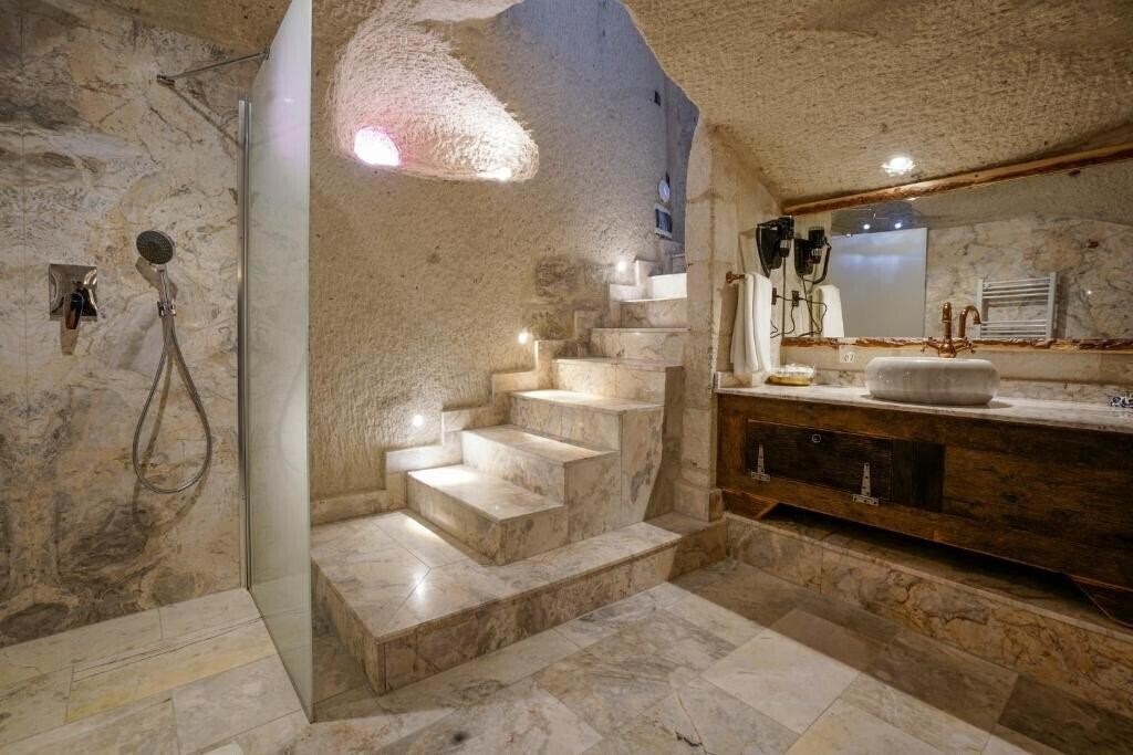 Фото Artemis Cave Suites No Certificate 3*