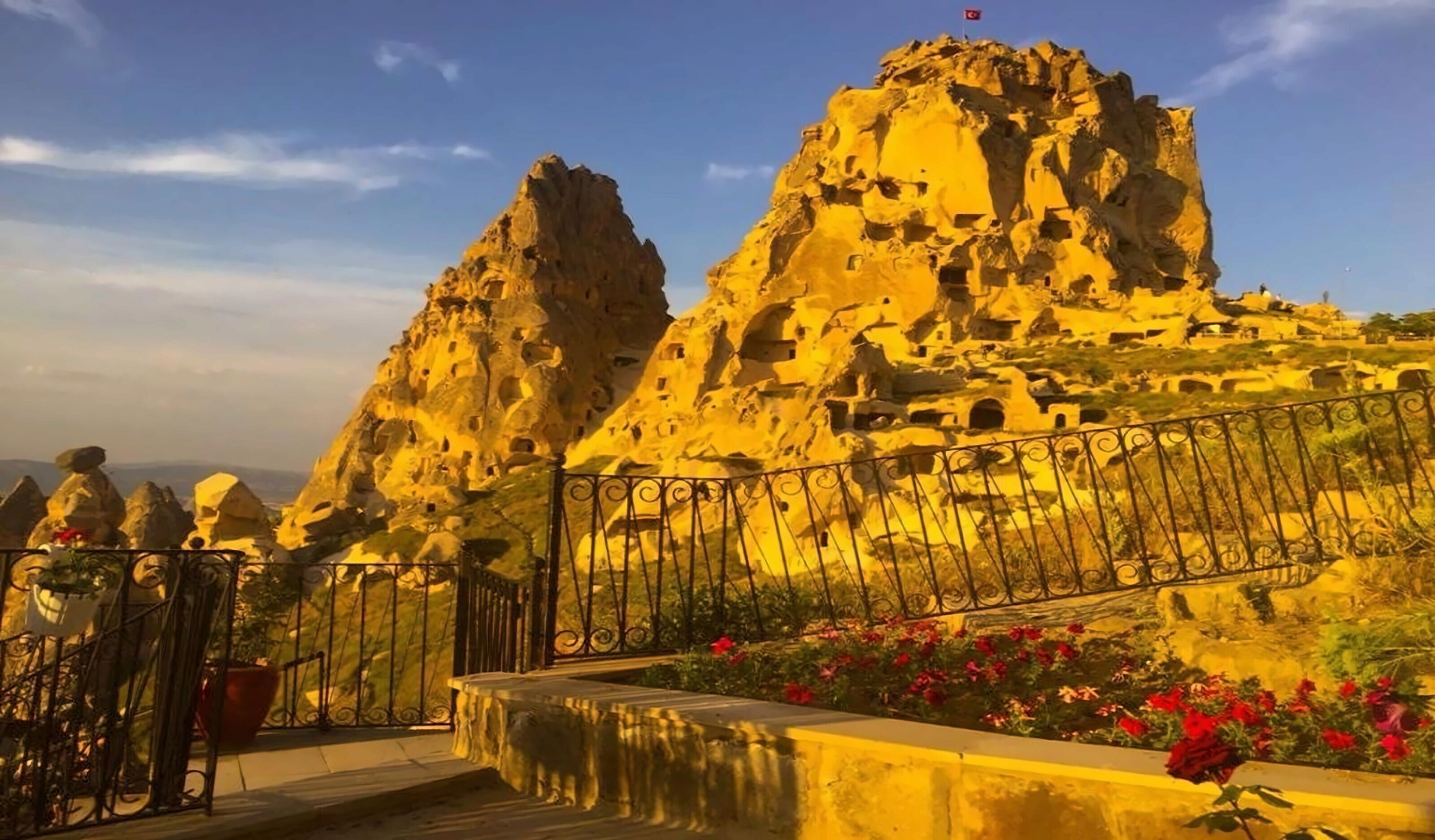 Фотография Caldera Cave Hotel Special Category 3*