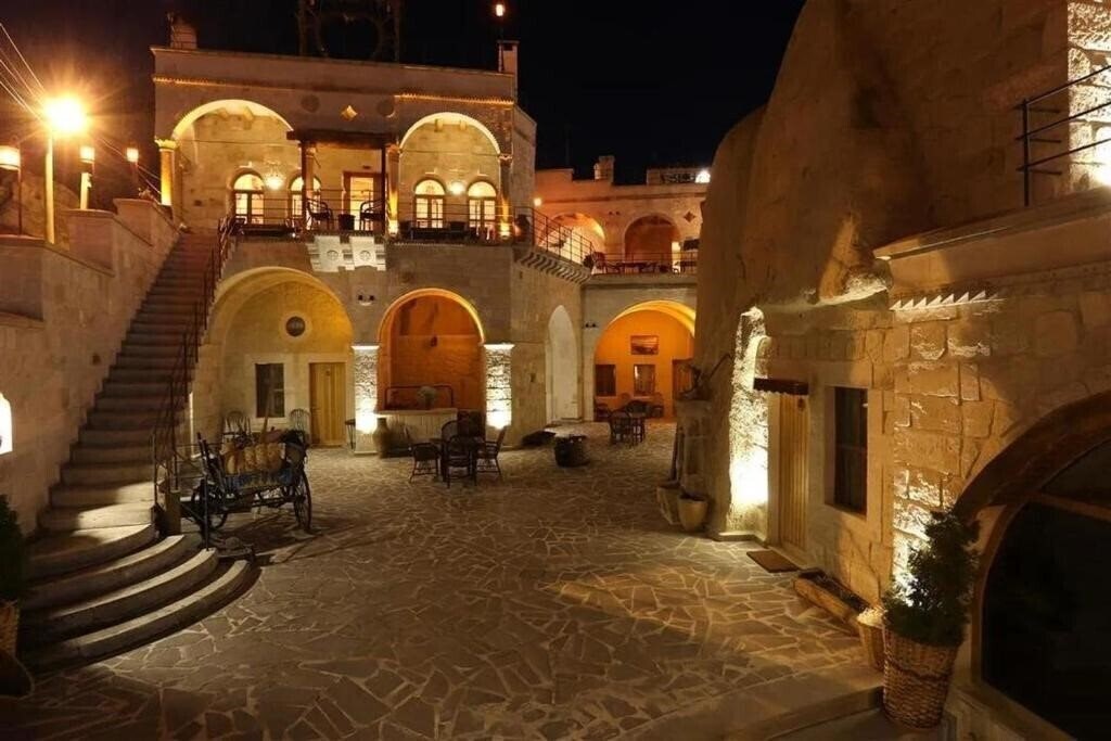 Готель Nox Cave Hotel 4*