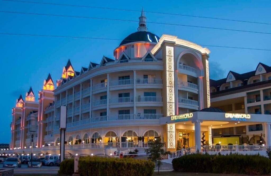 Отель Dream World Resort & SPA 5*