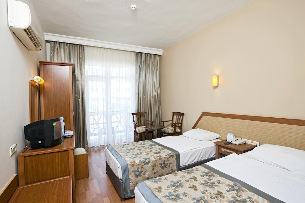 Фотография Titan Garden Hotel 4*