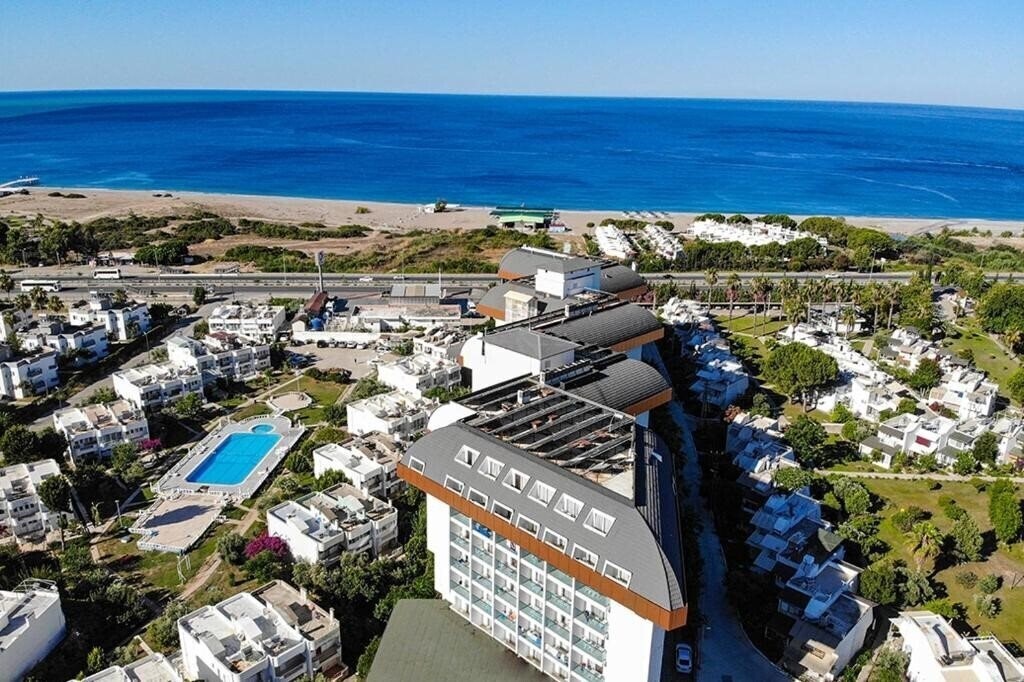 Фотографія Throne Beach Resort & SPA 5*