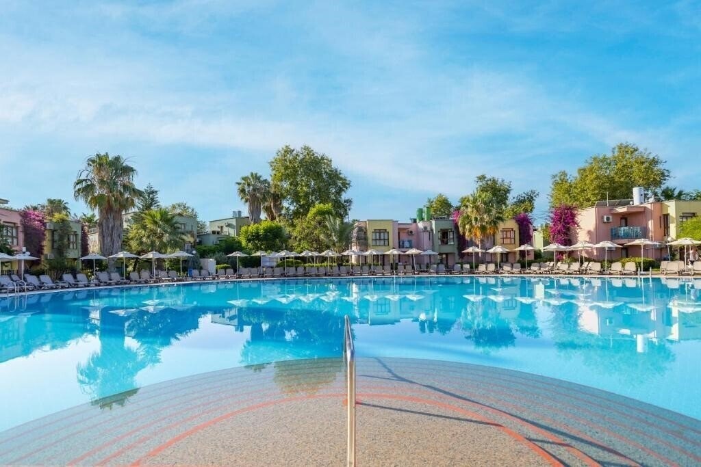 Готель VonResort Golden Beach 5*