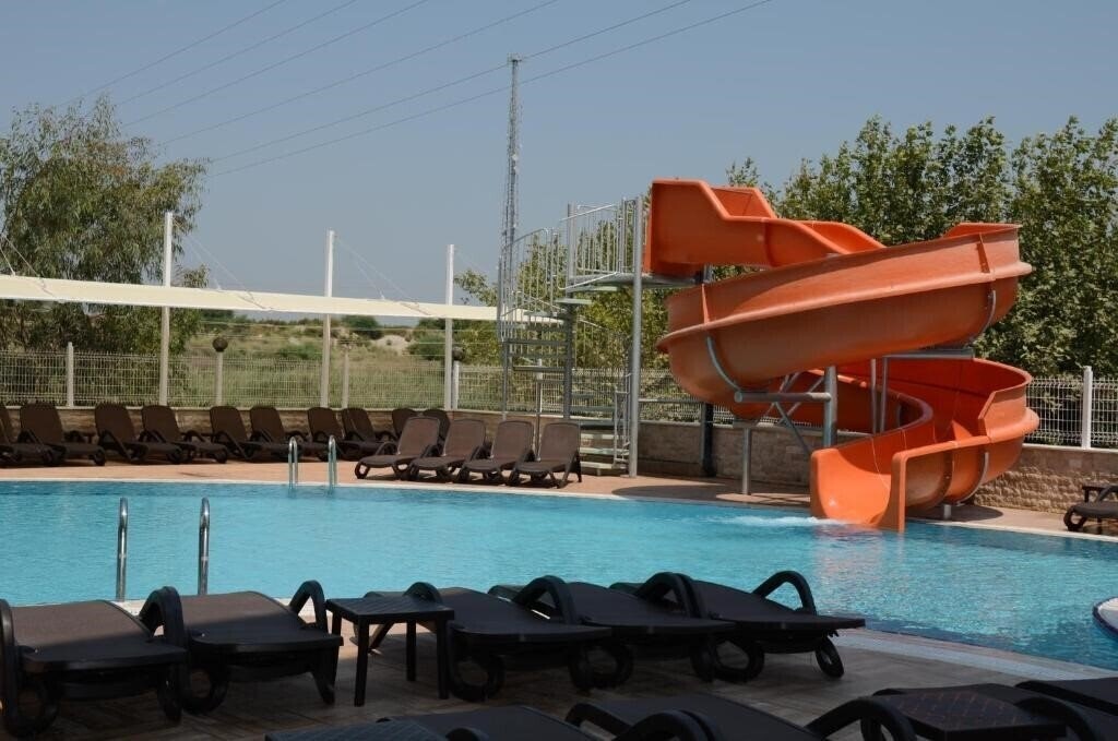 Фото Holiday City Hotel (ex. Holiday Point Hotel City, Adella Side Hotel) 4*