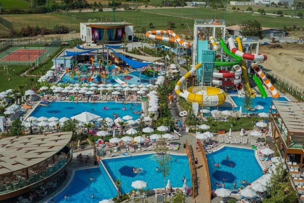 Отель Dream World Aqua 5*