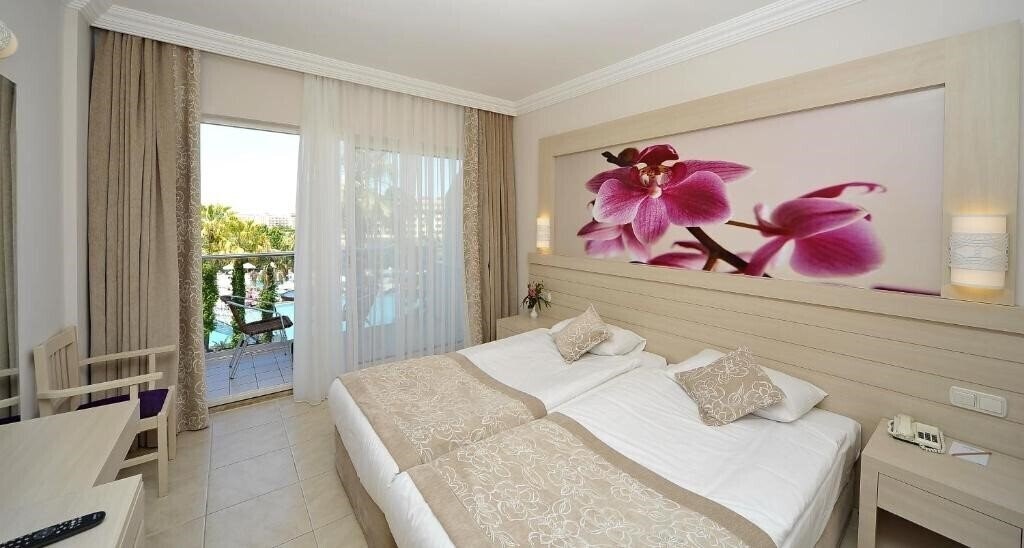 Фото Seaden Corolla Hotel 4*