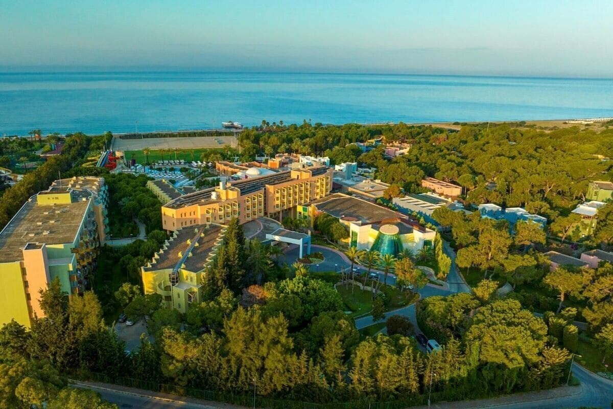 Отель Blue Waters Club 5*