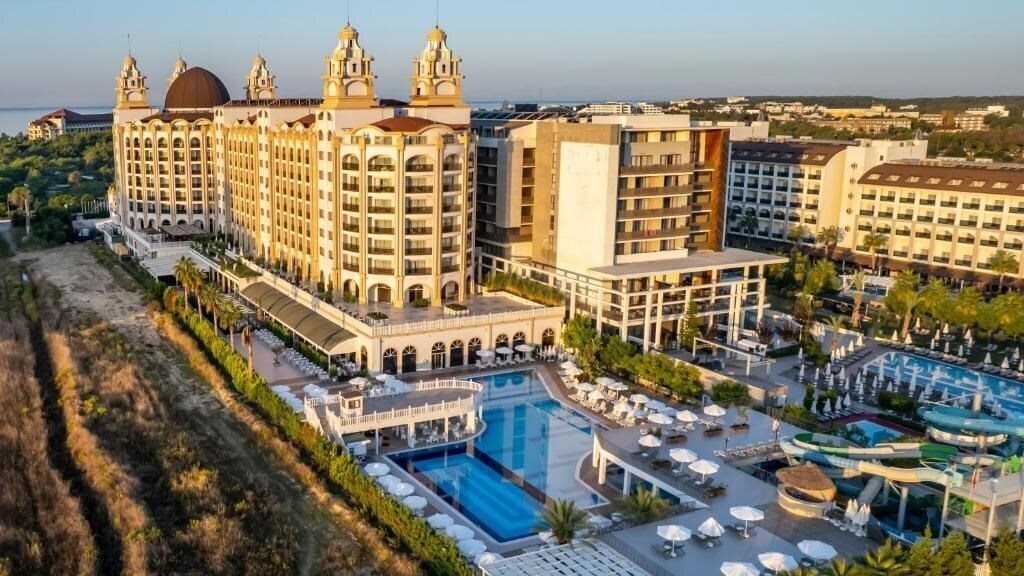 Готель J'Adore Deluxe Hotel & SPA 5*